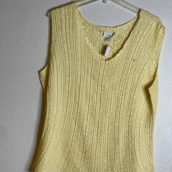 Raffella - Picture 2 of 2